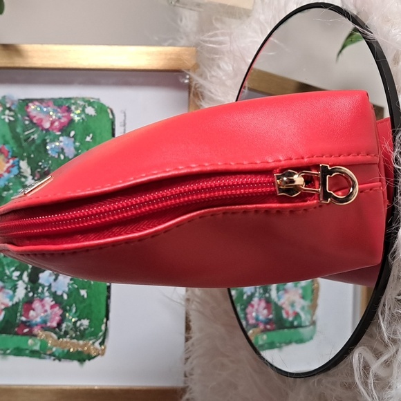 Salvatore Ferragamo for Turkish Airlines Business Class Toiletry Bag - Picture 3 of 12